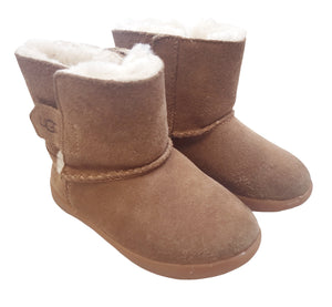 UGG - 6 US